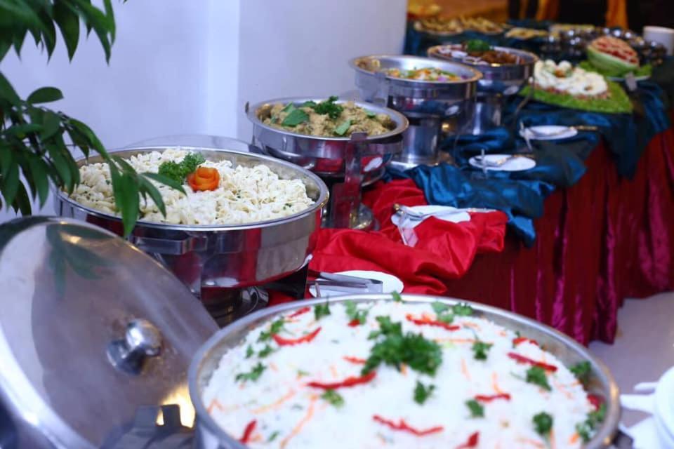 Hotel Nathaliya Katunayaka Bagian luar foto