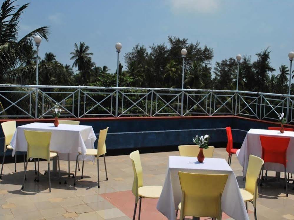 Hotel Nathaliya Katunayaka Bagian luar foto